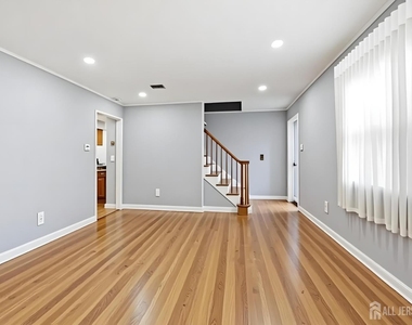 518 Orchard Place - Photo Thumbnail 14