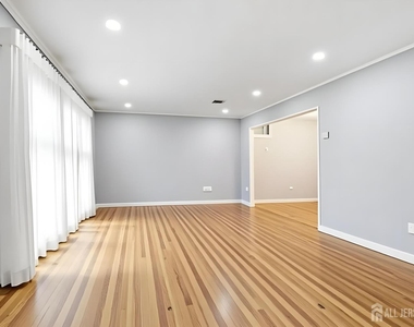 518 Orchard Place - Photo Thumbnail 13