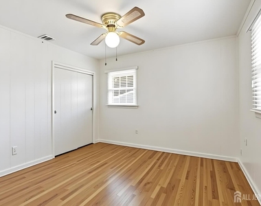 518 Orchard Place - Photo Thumbnail 8