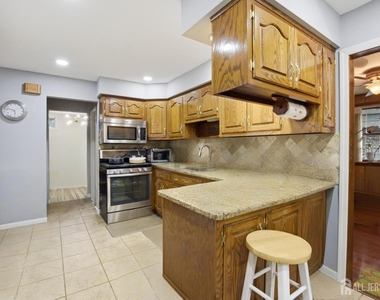 518 Orchard Place - Photo Thumbnail 19