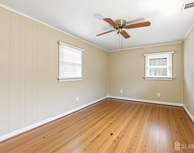 518 Orchard Place - Photo Thumbnail 4