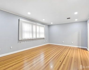 518 Orchard Place - Photo Thumbnail 11