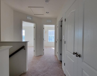 39 Stafford Place - Photo Thumbnail 16