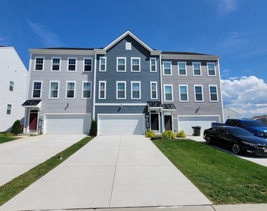 39 Stafford Place - Photo Thumbnail 1