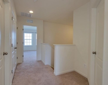 39 Stafford Place - Photo Thumbnail 17