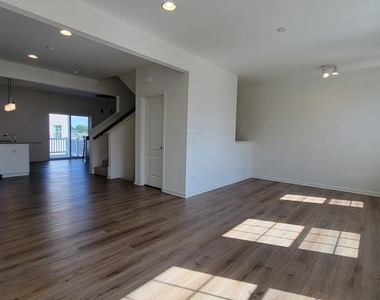 39 Stafford Place - Photo Thumbnail 9