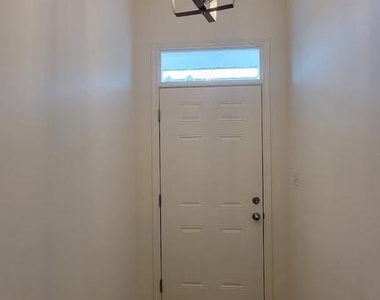 39 Stafford Place - Photo Thumbnail 6