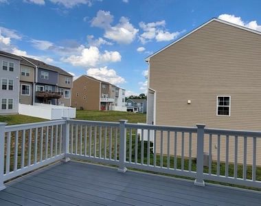 39 Stafford Place - Photo Thumbnail 5