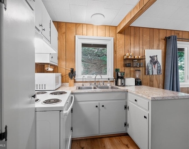 261 Rocky Spring Lane - Photo Thumbnail 15