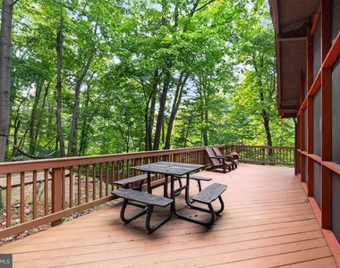 261 Rocky Spring Lane - Photo Thumbnail 8