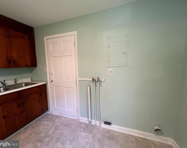 3520 Loren Drive - Photo Thumbnail 7