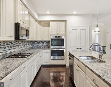 3634 Briarwood Drive - Photo Thumbnail 6