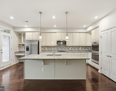 3634 Briarwood Drive - Photo Thumbnail 5