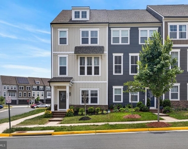 1601 Grove Chestnut Road - Photo Thumbnail 4