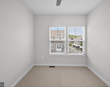1601 Grove Chestnut Road - Photo Thumbnail 33