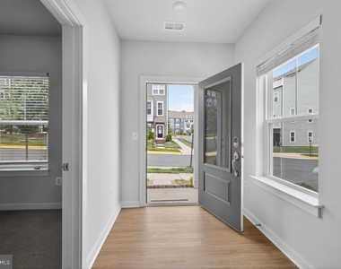 1601 Grove Chestnut Road - Photo Thumbnail 6