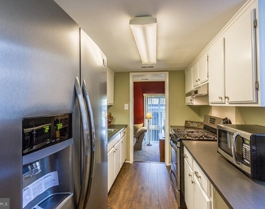 12709 Kingsbury Court - Photo Thumbnail 3