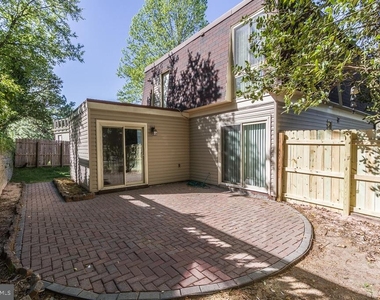 12709 Kingsbury Court - Photo Thumbnail 24