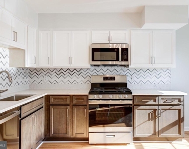 1883 Inglebrook Drive - Photo Thumbnail 6