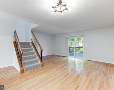 1883 Inglebrook Drive - Photo Thumbnail 17