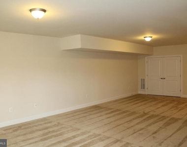 10665 Hinton Way - Photo Thumbnail 21