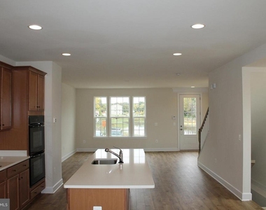 10665 Hinton Way - Photo Thumbnail 6
