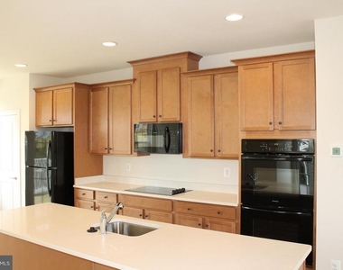 10665 Hinton Way - Photo Thumbnail 10