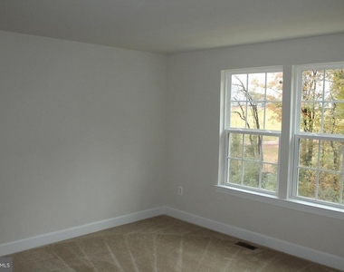 10665 Hinton Way - Photo Thumbnail 17