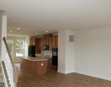 10665 Hinton Way - Photo Thumbnail 2