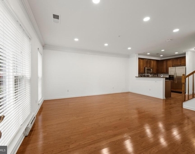 15259 Leicestershire Street - Photo Thumbnail 2