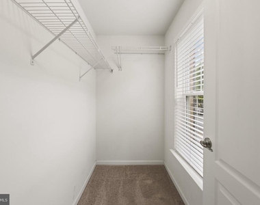 15259 Leicestershire Street - Photo Thumbnail 14