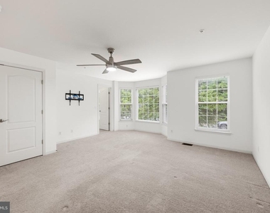 15259 Leicestershire Street - Photo Thumbnail 12