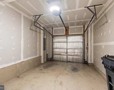 15259 Leicestershire Street - Photo Thumbnail 10