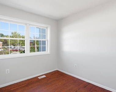 1338 Redbud Court - Photo Thumbnail 16