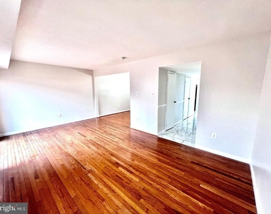 1338 Redbud Court - Photo Thumbnail 10