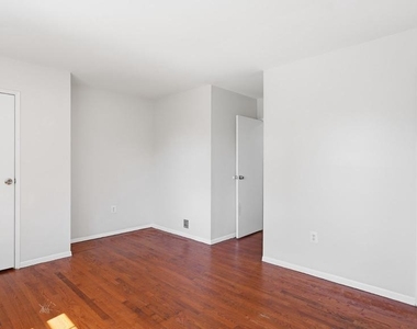 1338 Redbud Court - Photo Thumbnail 19