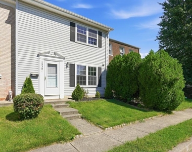 1338 Redbud Court - Photo Thumbnail 2