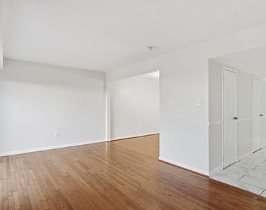 1338 Redbud Court - Photo Thumbnail 13