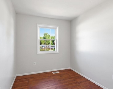 1338 Redbud Court - Photo Thumbnail 14