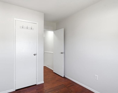 1338 Redbud Court - Photo Thumbnail 15