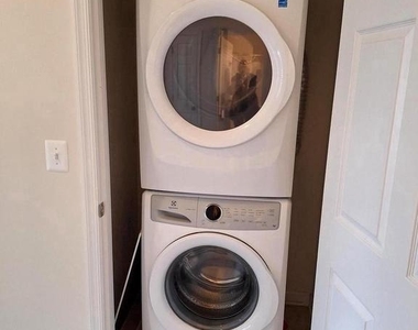 220 Apsley Terrace - Photo Thumbnail 9
