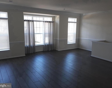 220 Apsley Terrace - Photo Thumbnail 4