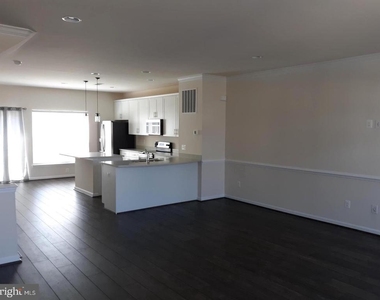 220 Apsley Terrace - Photo Thumbnail 1