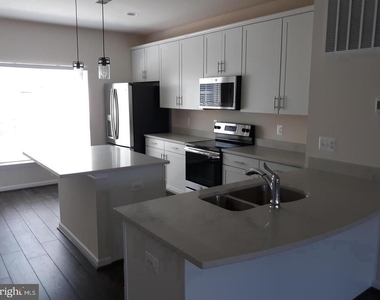 220 Apsley Terrace - Photo Thumbnail 5