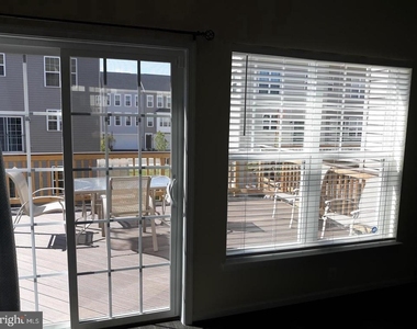 220 Apsley Terrace - Photo Thumbnail 8