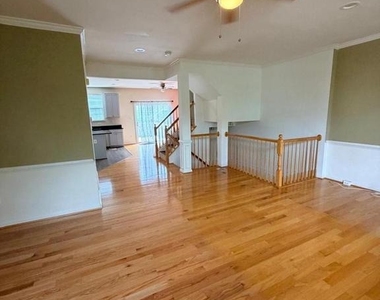 21784 Oakville Terrace - Photo Thumbnail 4