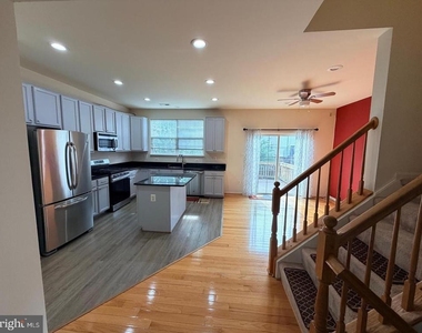 21784 Oakville Terrace - Photo Thumbnail 5