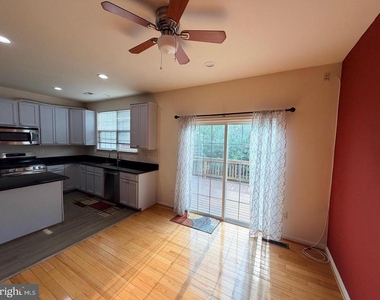 21784 Oakville Terrace - Photo Thumbnail 7