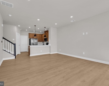 20151 Northpark Drive - Photo Thumbnail 4