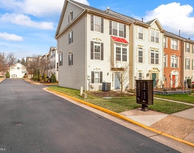 4317 Stevens Battle Lane - Photo Thumbnail 2